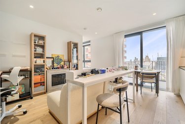 1 bed studio, Flat 1001, 8 Pilot Walk, Greenwich, London, SE100FJ - Image 2