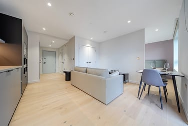 1 bed studio, Flat 401, 57 Chandlers Avenue, Greenwich, London, SE100FH - Image 1