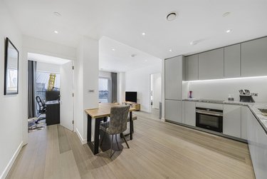 2 bed flat, Flat 1901, 18 Cutter Lane, Greenwich, London, SE100YD - Image 2