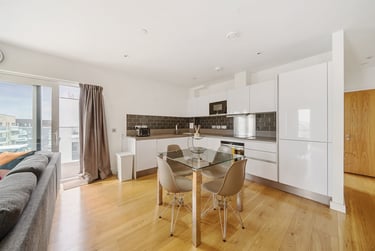 2 bed flat, Flat 62, 22 John Harrison Way, Greenwich, London, SE100GJ - Image 3
