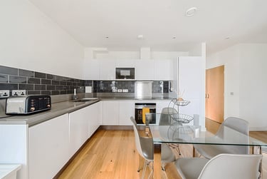 2 bed flat, Flat 62, 22 John Harrison Way, Greenwich, London, SE100GJ - Image 5