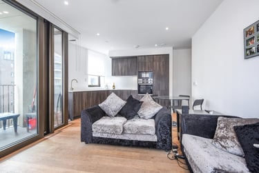 2 bed flat, Flat 30, 21 Reminder Lane, Greenwich, London, SE100UH - Image 2