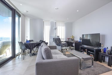 2 bed flat, Flat 38, 5 Tidemill Square, Greenwich, London, SE100UE - Image 3