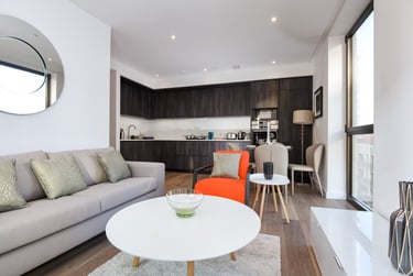 2 bed flat, Flat 42, 21 Reminder Lane, Greenwich, London, SE100UH - Image 1
