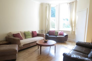 3 bed flat, Winton, Bournemouth, BH37JE - Image 2