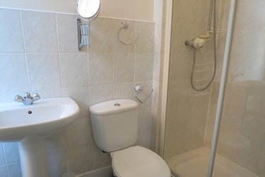 3 bed flat, Winton, Bournemouth, BH37JE - Image 10