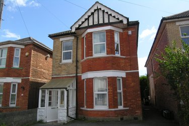 6 bed house, Winton, Bournemouth, BH92NL - Image 1
