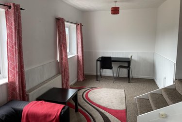2 bed flat, Ensbury Park, Talbot village, Bournemouth, BH104EQ - Image 2