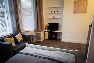 1 bed studio, 18 Carlton Road, Boscombe, Bournemouth, BH13TG - Image 10