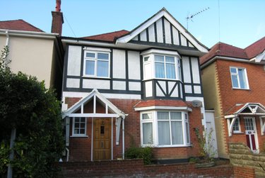 5 bed house, Winton, Bournemouth, BH92JX - Image 1