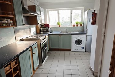 4 bed house, Winton, Ensbury Park, Bournemouth, BH92PG - Image 3
