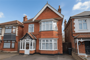 5 bed house, Winton, Ensbury Park, Bournemouth, BH92ND - Image 1