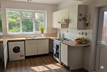5 bed house, Winton, Ensbury Park, Bournemouth, BH92ND - Image 4