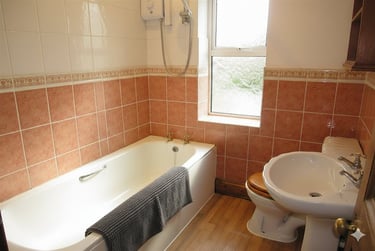 4 bed house, Charminster, Springbourne, Bournemouth, BH88NZ - Image 2