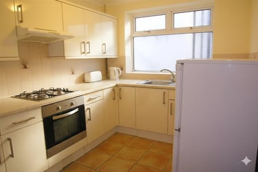 4 bed house, Charminster, Springbourne, Bournemouth, BH88NZ - Image 4