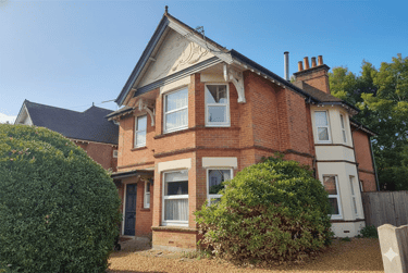8 bed house, Winton, Bournemouth, BH92JF - Image 1