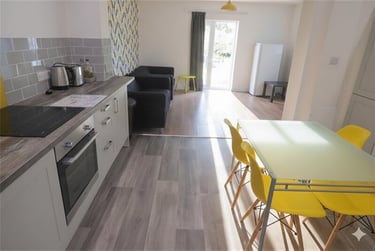 5 bed house, Ensbury Park, Bournemouth, BH104EE - Image 4