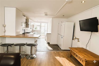 6 bed house, Ensbury Park, Bournemouth, BH104HE - Image 3