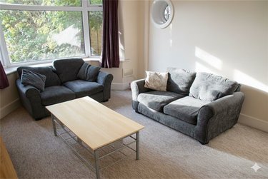 4 bed house, 14 Redhill Avenue, Ensbury Park, Bournemouth, BH92SN - Image 4