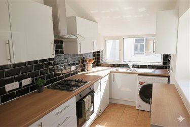 5 bed house, Charminster, Springbourne, Bournemouth, BH88RQ - Image 4