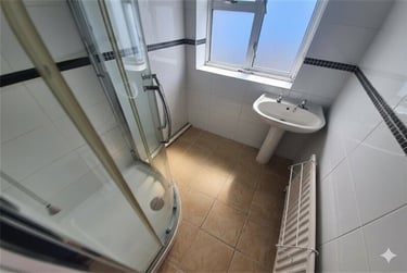 3 bed flat, Wallisdown, Talbot village, Poole, BH125BJ - Image 7