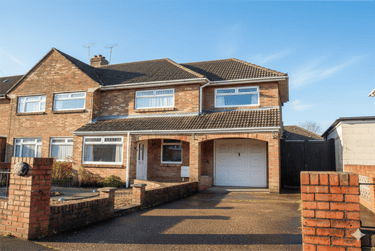 5 bed house, Wallisdown, Talbot village, Poole, BH125AL - Image 1