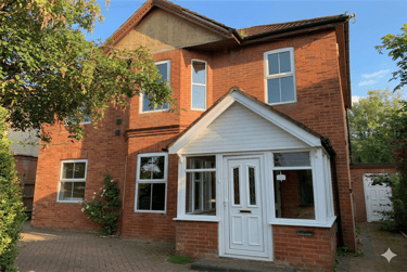 6 bed house, Ensbury Park, Bournemouth, BH104HH - Image 1