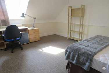 4 bed flat, Winton, Bournemouth, BH37JF - Image 7
