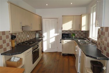 4 bed house, Winton, Ensbury Park, Bournemouth, BH92SE - Image 5