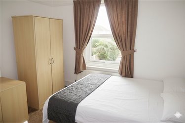 4 bed house, Winton, Ensbury Park, Bournemouth, BH92SE - Image 8