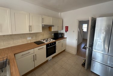 6 bed house, Winton, Ensbury Park, Bournemouth, BH92ND - Image 4