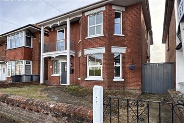 6 bed house, Winton, Charminster, Bournemouth, BH91BS - Image 1
