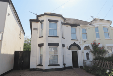 5 bed house, 113 Stewart Road, Charminster, Bournemouth, BH88PA - Image 1