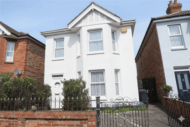 4 bed house, Charminster, Bournemouth, BH88RA - Image 1
