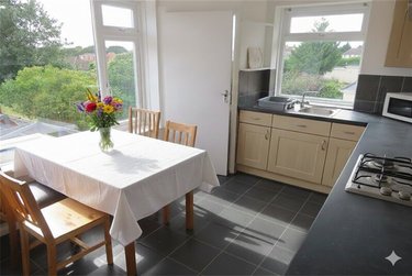 3 bed flat, 281b Wallisdown Road, Talbot village, Poole, BH125BT - Image 3