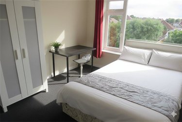3 bed flat, 281b Wallisdown Road, Talbot village, Poole, BH125BT - Image 6