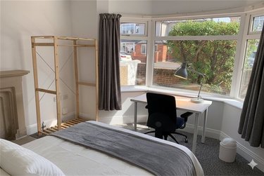 8 bed house, 29 Beswick Avenue, Ensbury Park, Bournemouth, BH104EY - Image 7