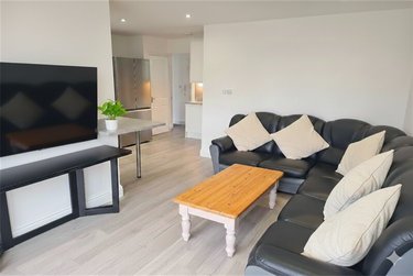 8 bed house, 29 Beswick Avenue, Ensbury Park, Bournemouth, BH104EY - Image 4