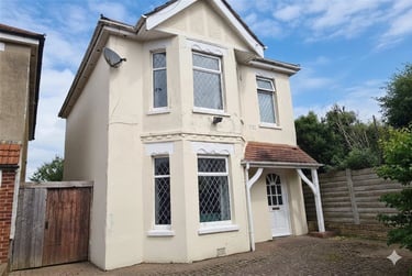 4 bed house, 6 Iris Road, Winton, Ensbury Park, Bournemouth, BH92PJ - Image 2
