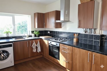4 bed house, 6 Iris Road, Winton, Ensbury Park, Bournemouth, BH92PJ - Image 3