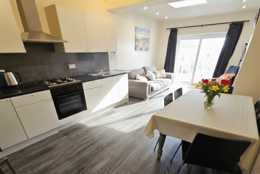5 bed house, 323 Columbia Road, Talbot village, Bournemouth, BH104EQ - Image 2