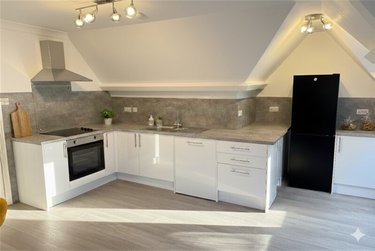 3 bed flat, Meyrick Park, Charminster, Bournemouth, BH37AG - Image 4