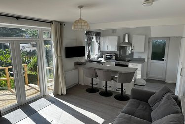 4 bed house, 31 Astbury Avenue, Talbot village, Poole, BH125DT - Image 2