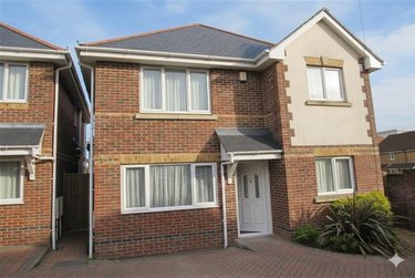 6 bed house, Winton, Ensbury Park, Bournemouth, BH92PU - Image 1