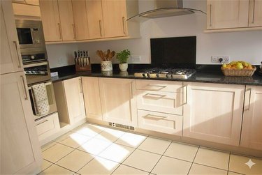 6 bed house, Winton, Ensbury Park, Bournemouth, BH92PU - Image 4