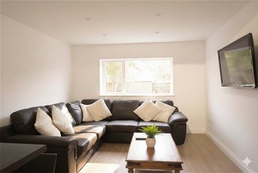 6 bed house, 162 Capstone Road, Springbourne, Bournemouth, BH88RT - Image 2