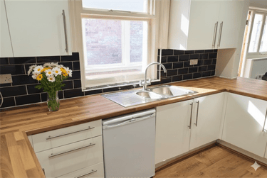 6 bed house, Winton, Bournemouth, BH92JW - Image 1