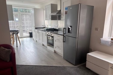 3 bed flat, 254a, Charminster Road, Charminster, Bournemouth, BH89RR - Image 2