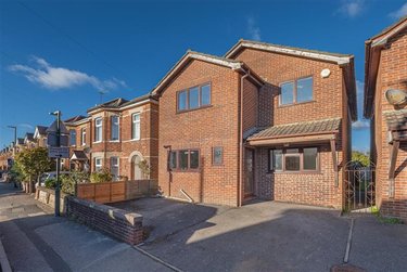 6 bed house, Winton, Charminster, Bournemouth, BH91BG - Image 1