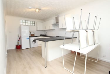 6 bed house, 27 Bryant Road, Talbot village, Poole, BH125DW - Image 3
